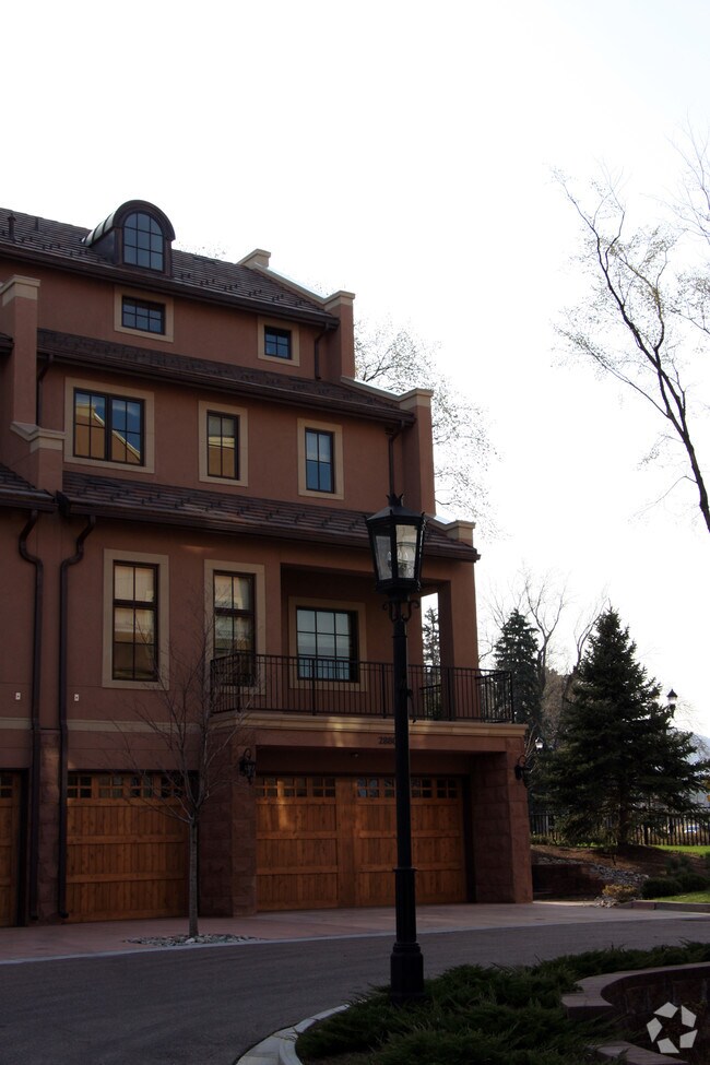 Foto del edificio - Residences At The Broadmoor