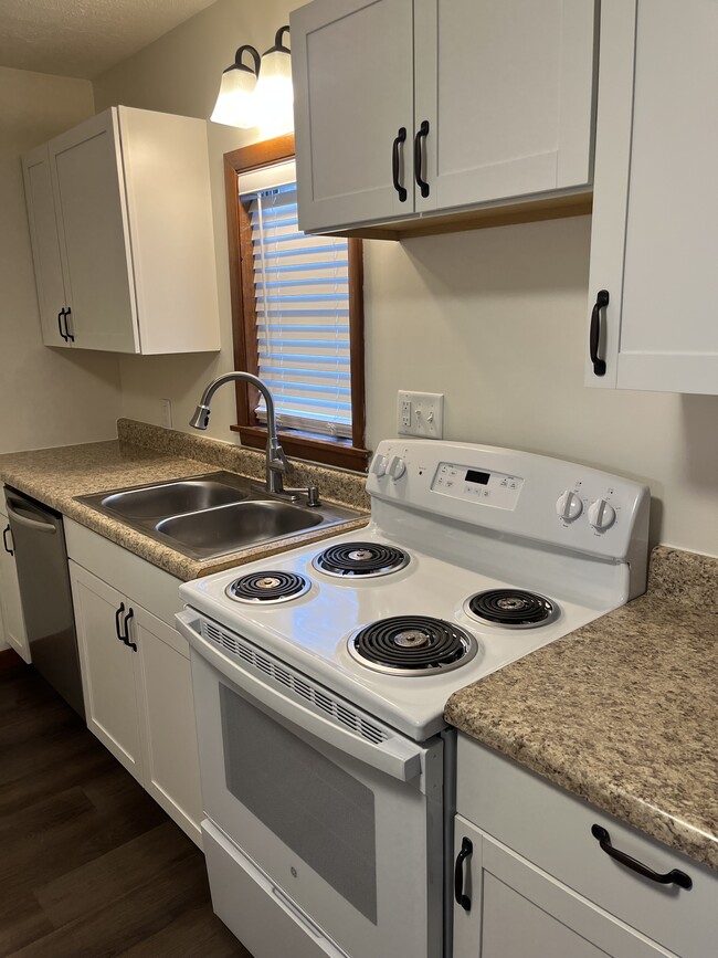 Building Photo - 1954 Graham School Rd