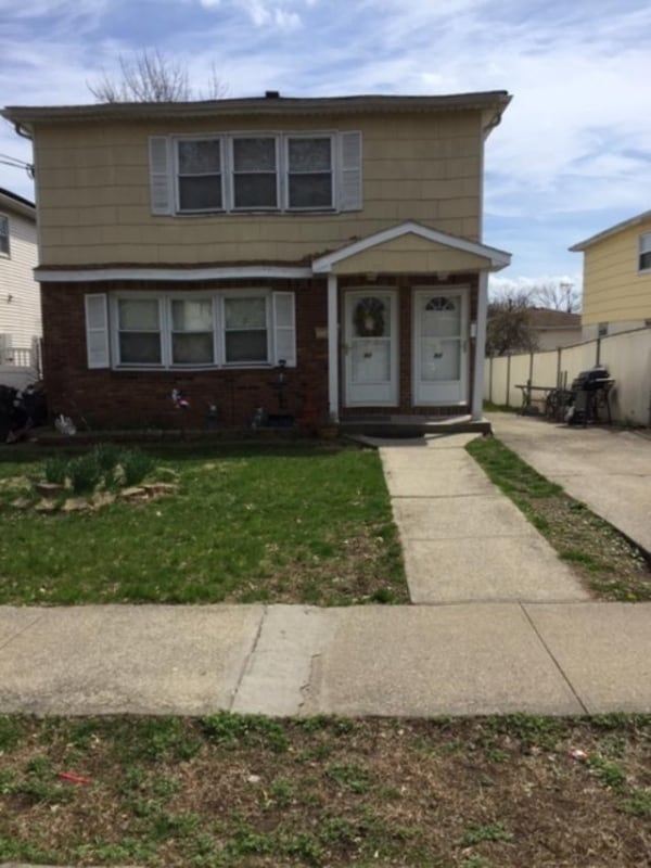 Primary Photo - 90 West Terrace