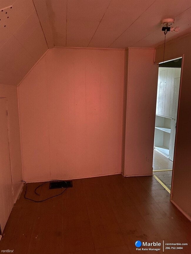 Building Photo - 3 br, 1 bath House - 175 Frey St