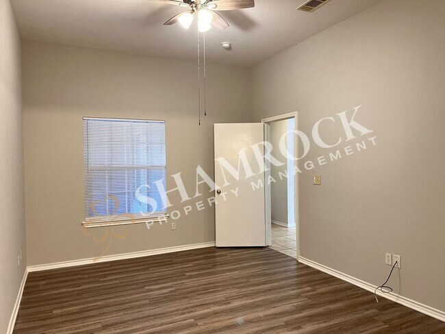 Foto del edificio - Cougar Ridge III Duplex