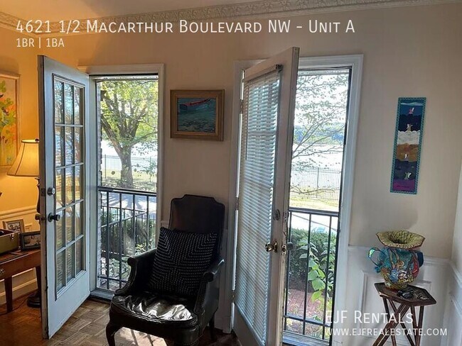 Foto del edificio - 4621 1/2 Macarthur Boulevard NW-Unit A