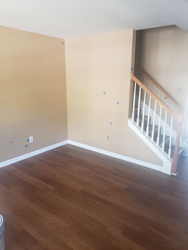 Foto del edificio - Newly renovated 3 bedroom Townhome in University area