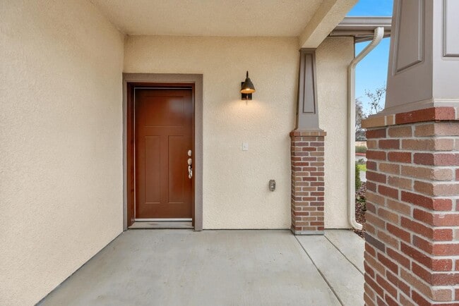 Building Photo - Wood Ranch Duplex 519