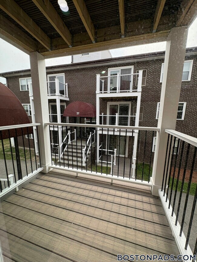 Foto del edificio - 25 Kenmar Dr