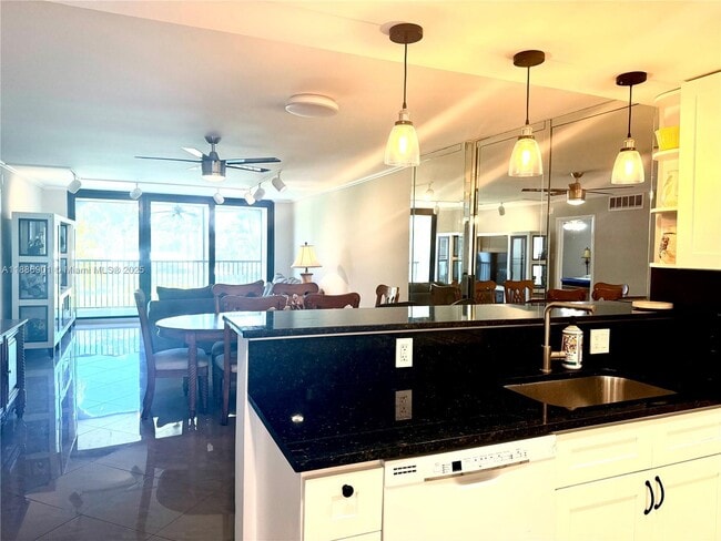 Foto del edificio - 1627 Riverview Rd