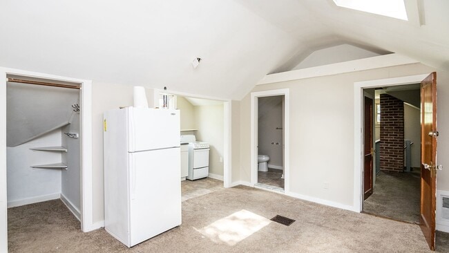 Photo - 2455 S Main St House