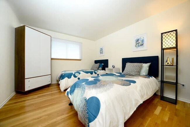 Foto del edificio - 4680 Talbot Dr