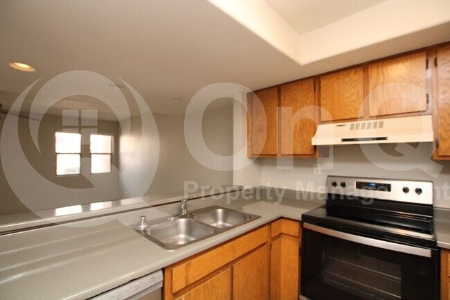 Building Photo - 604 E Weber Dr