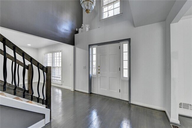 Foto del edificio - 525 Abernathy Rd NE