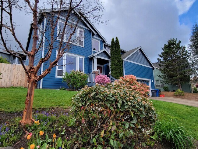 Building Photo - Immaculate 5 Bedroom West Salem Home With a View