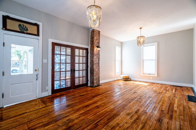 Foto del edificio - 844 River Ave