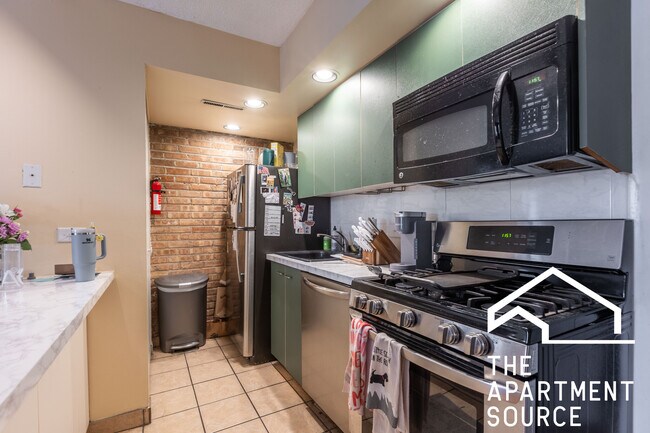 Foto del edificio - 715 W Diversey Pkwy