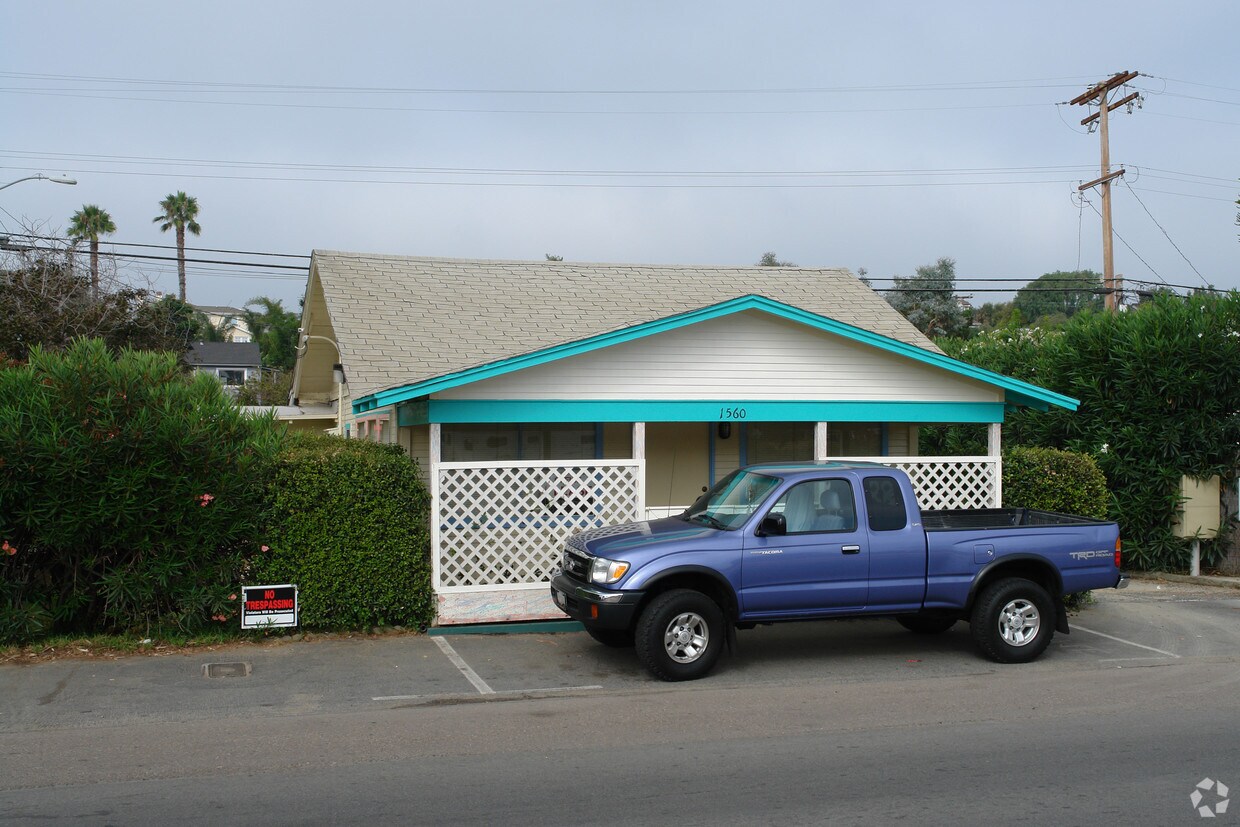 Primary Photo - 1560 N Coast Highway 101