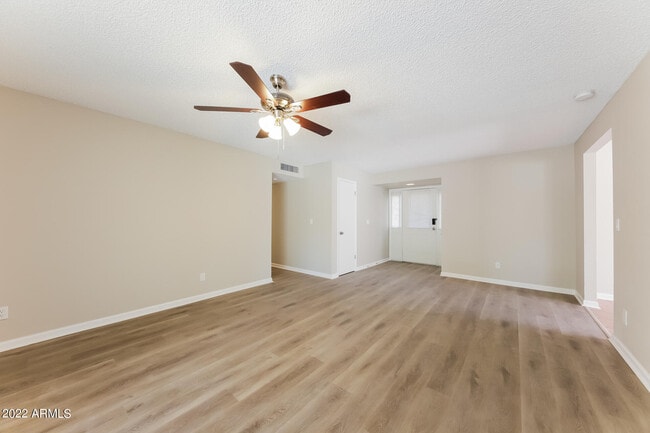 Building Photo - 10237 N 45th Ave