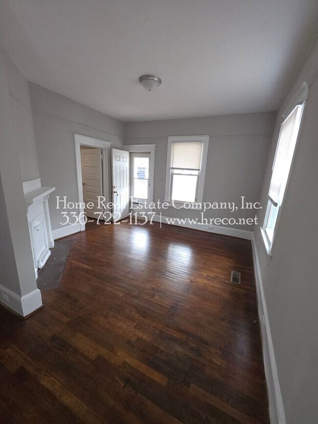 Foto del edificio - 1413 E 23rd St