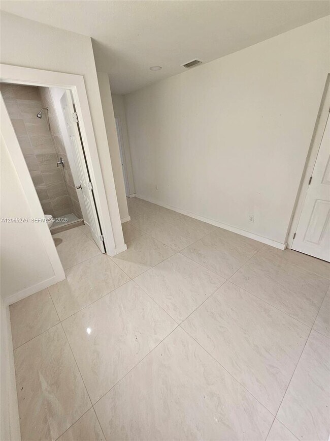 Foto del edificio - 4473 Parmely St