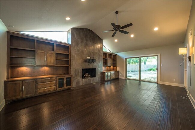Building Photo - 4803 Travis Country Cir