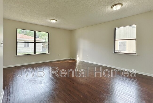 Building Photo - 1038 Fuller Ln