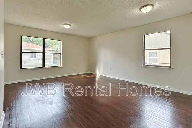 Foto del edificio - 1038 Fuller Ln