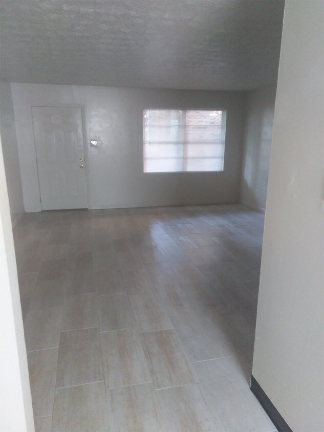 Building Photo - 419 Aylesford Pl