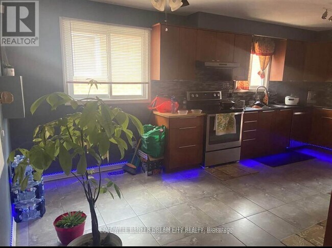 Photo du bâtiment - 8 Maplehurst Square