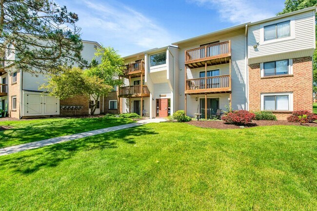 Foto del edificio - 30028 W 12 Mile Rd