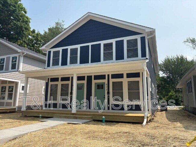 Foto del edificio - 621 W 39th St