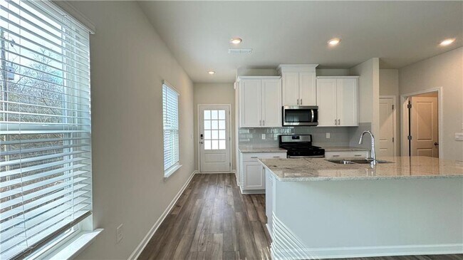 Foto del edificio - 151 Cedar Ln