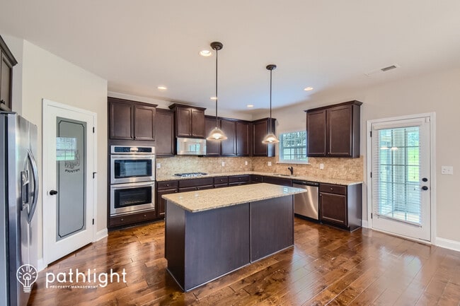 Building Photo - 336 Shagbark Ln, Mcdonough, GA, 30252