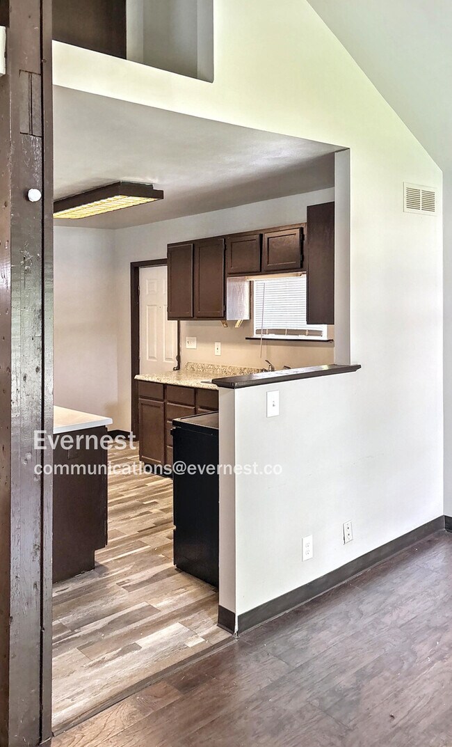 Foto del edificio - 7210 Eunice Ave