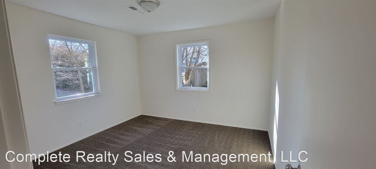 Building Photo - 3 br, 1 bath House - 304 Lura Dr