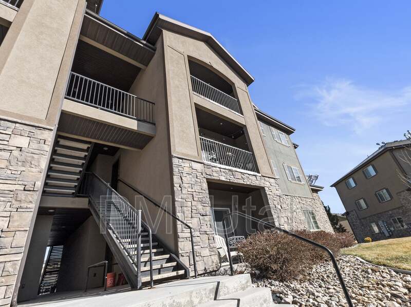203 Jordan Ridge Boulevard Unit 212, Saratoga Springs, UT 84045