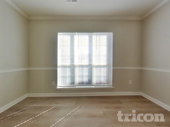 Foto del edificio - 5132 Meadows Lake Dr