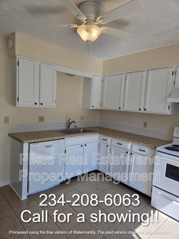 Building Photo - 1040 Smith Kramer St NE