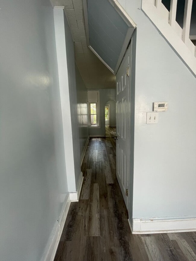 Building Photo - Newly updated 4 bedroom home