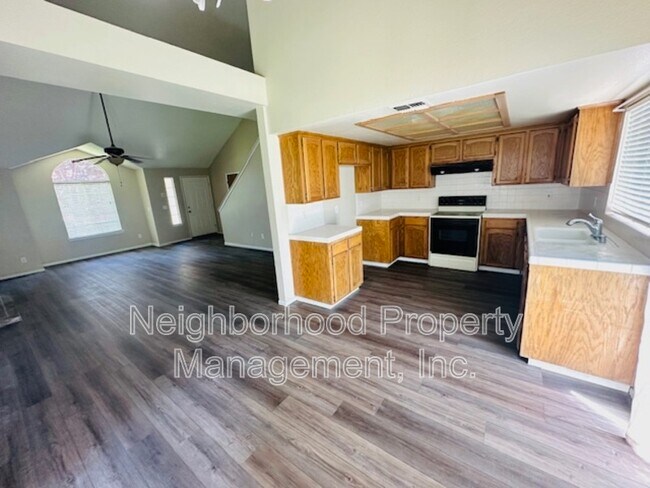 Building Photo - 1625 E Ryan Ln