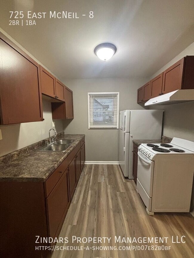 Building Photo - 725 McNeil