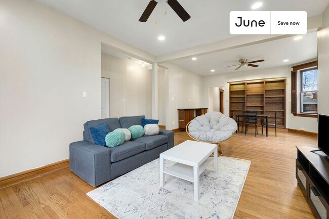 Building Photo - 1521 N Springfield Ave