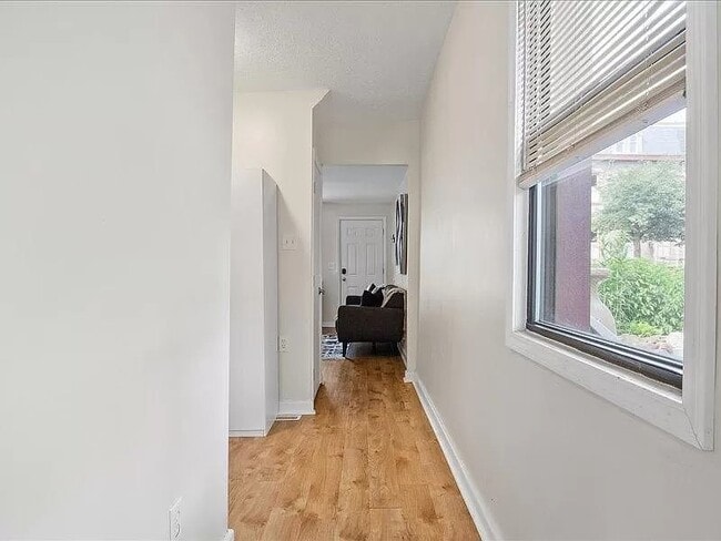 Building Photo - 1210 Arch St