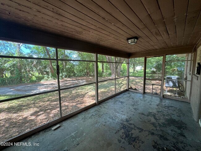 Building Photo - 4726 Timuquana Rd