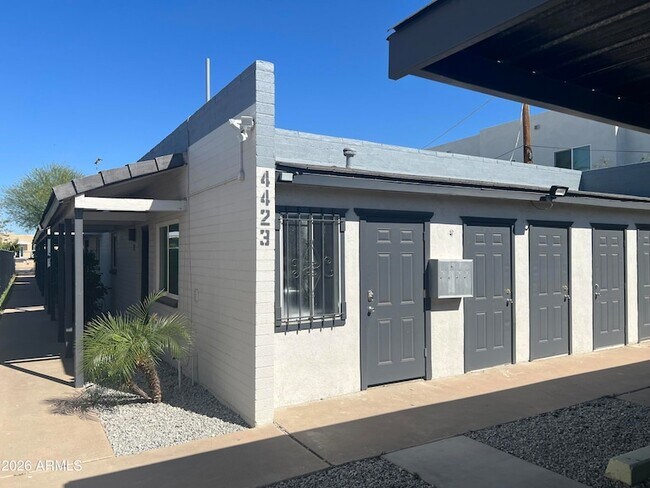 Foto del edificio - 4423 N 13th Pl