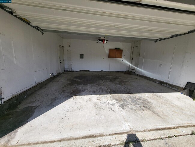 Building Photo - 115 Pecan Dr