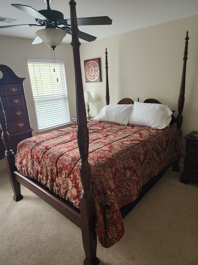 Guests Bedroom 1 - 3016 Pointewest Dr