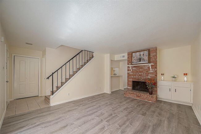 Building Photo - 3968 Belle Park Dr