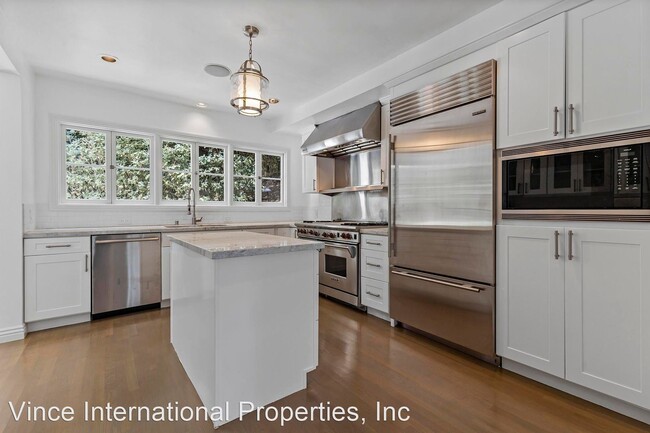 Foto del edificio - 5 br, 4.5 bath House - 1616 Queens Rd