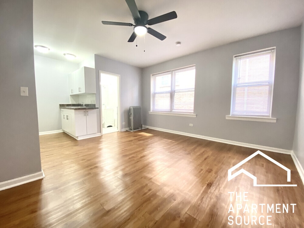 Foto principal - 4241 N Kenmore Ave