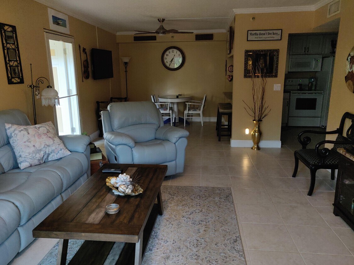 Foto principal - 4484 NE Ocean Blvd