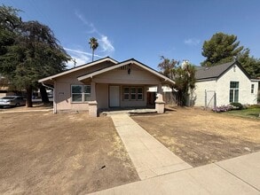 Building Photo - 2901 E Olive Ave