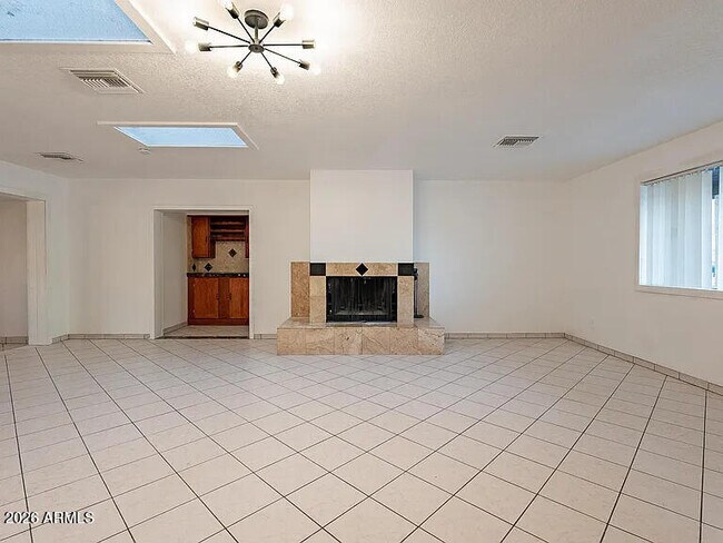Building Photo - 17410 N 16th Ave
